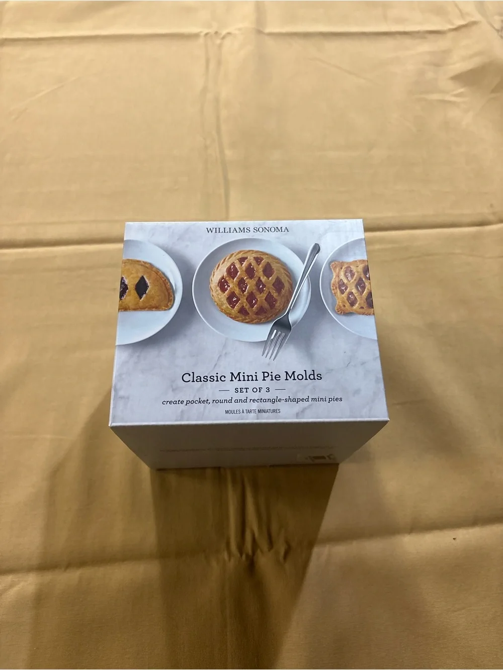 NWT 3 mini pie molds